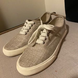 Women’s sneakers